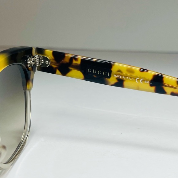 Gucci tortoiseshell sunglasses with silver hardware and brown gradient lenses. - Picture 6 of 8